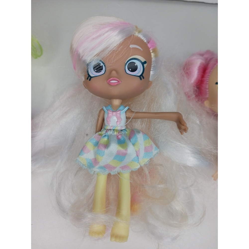 Shopkins Lil Shoppies Apple Blossom, Marsha Mallow, Bubbleissha Lot of 4 Figures - Picture 4 of 5